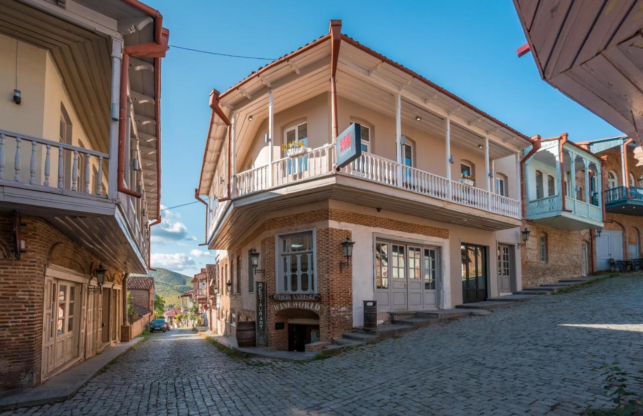 Hotel History • Სასტუმრო Ისტორია 西格纳吉 外观 照片